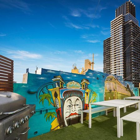 Mad Monkey Melbourne Vandrarhem Exteriör bild